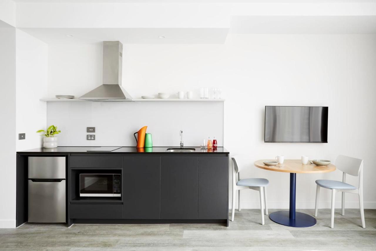 Studio Apartments At Aurora Near Melbourne Port ภายนอก รูปภาพ